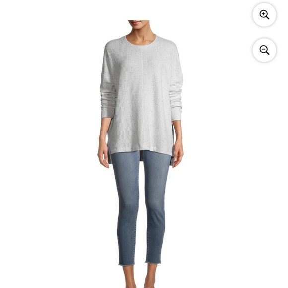 Time and Tru Gray Women's Top - Picture 2 of 7